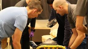 paramedic_students_in_a_simulation_lab