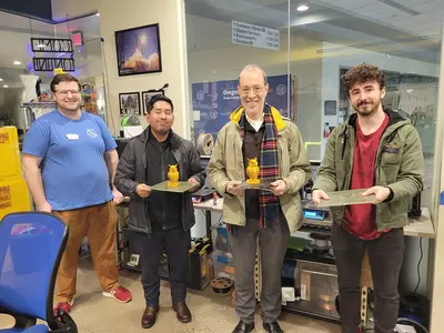 Rep. Ruiz and Sen. Dembrow with Students in Rapid Prototyping Lab
