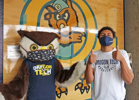 Student and Hootie Fall Term 2020