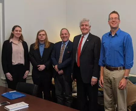 kinder_with_representative_cliff_bentz