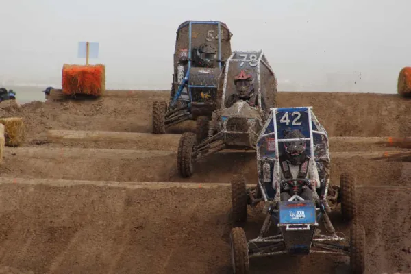 3 baja vehicles racing